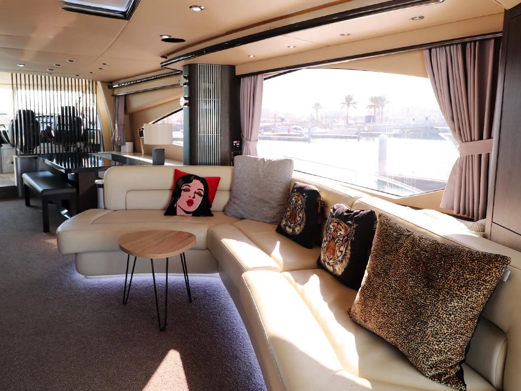 Hire Yacht in Dubai